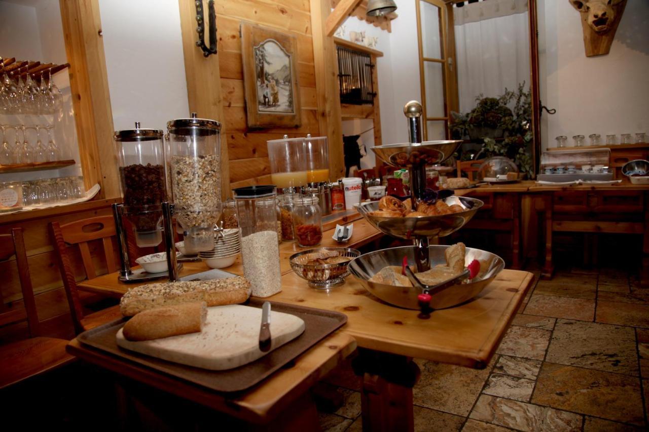 Hotel Restaurant De La Chaussee ブリアンソン エクステリア 写真