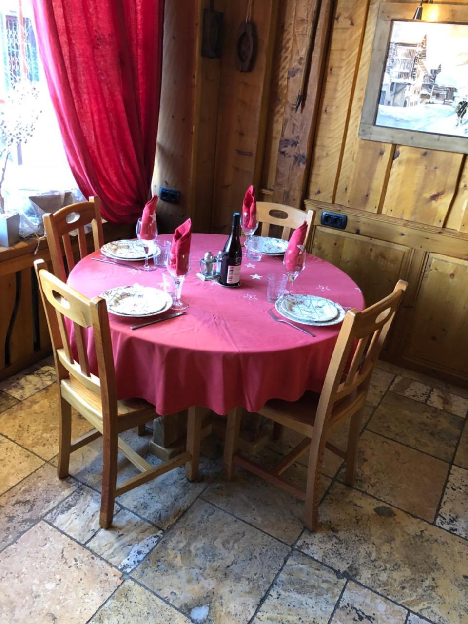 Hotel Restaurant De La Chaussee ブリアンソン エクステリア 写真