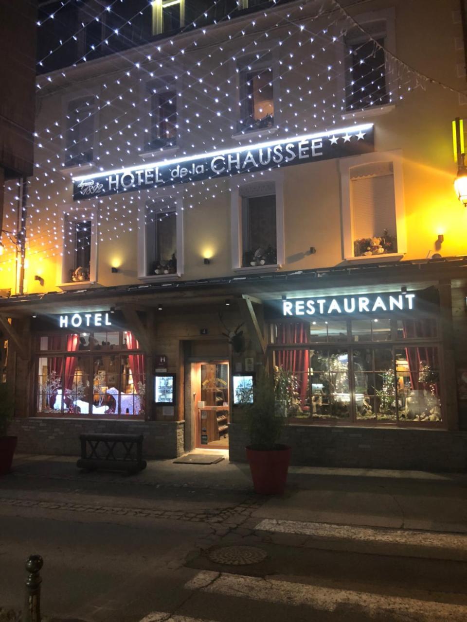 Hotel Restaurant De La Chaussee ブリアンソン エクステリア 写真